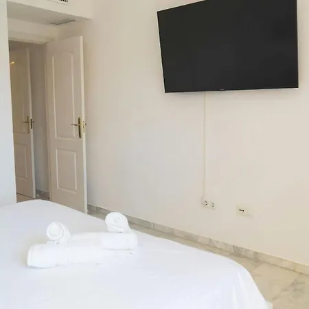 Ap. Reserva De 3 * Marbella